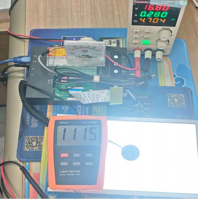 Brightness testing of 10.1-inch sunlight readable TFT LCD .jpg Brightness testing of 10.1-inch sunlight readable TFT LCD .jpg